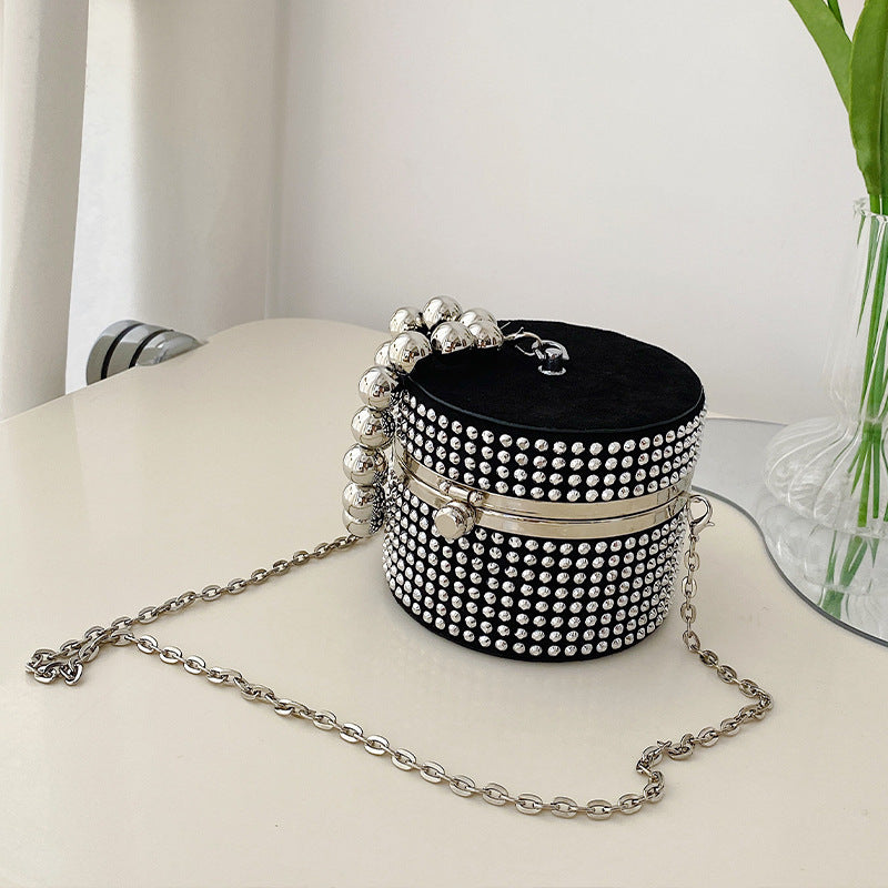 Diamond-studded Pearl Hand Crossbody Bag