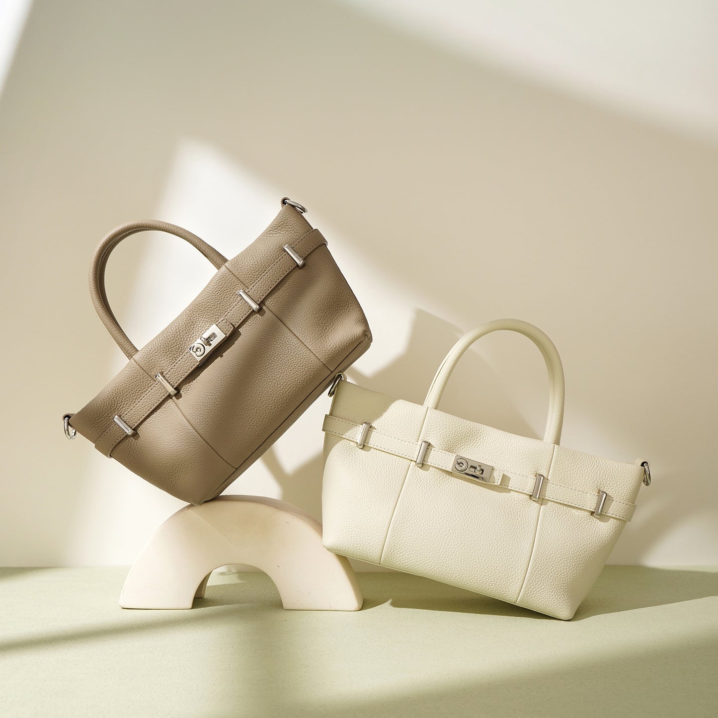Lychee Pattern Cowhide Shoulder Handbag