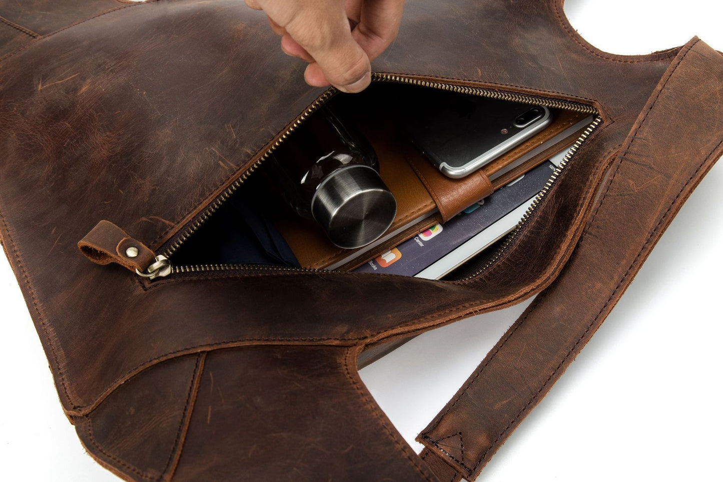 Metro Leather Shoulder Bag