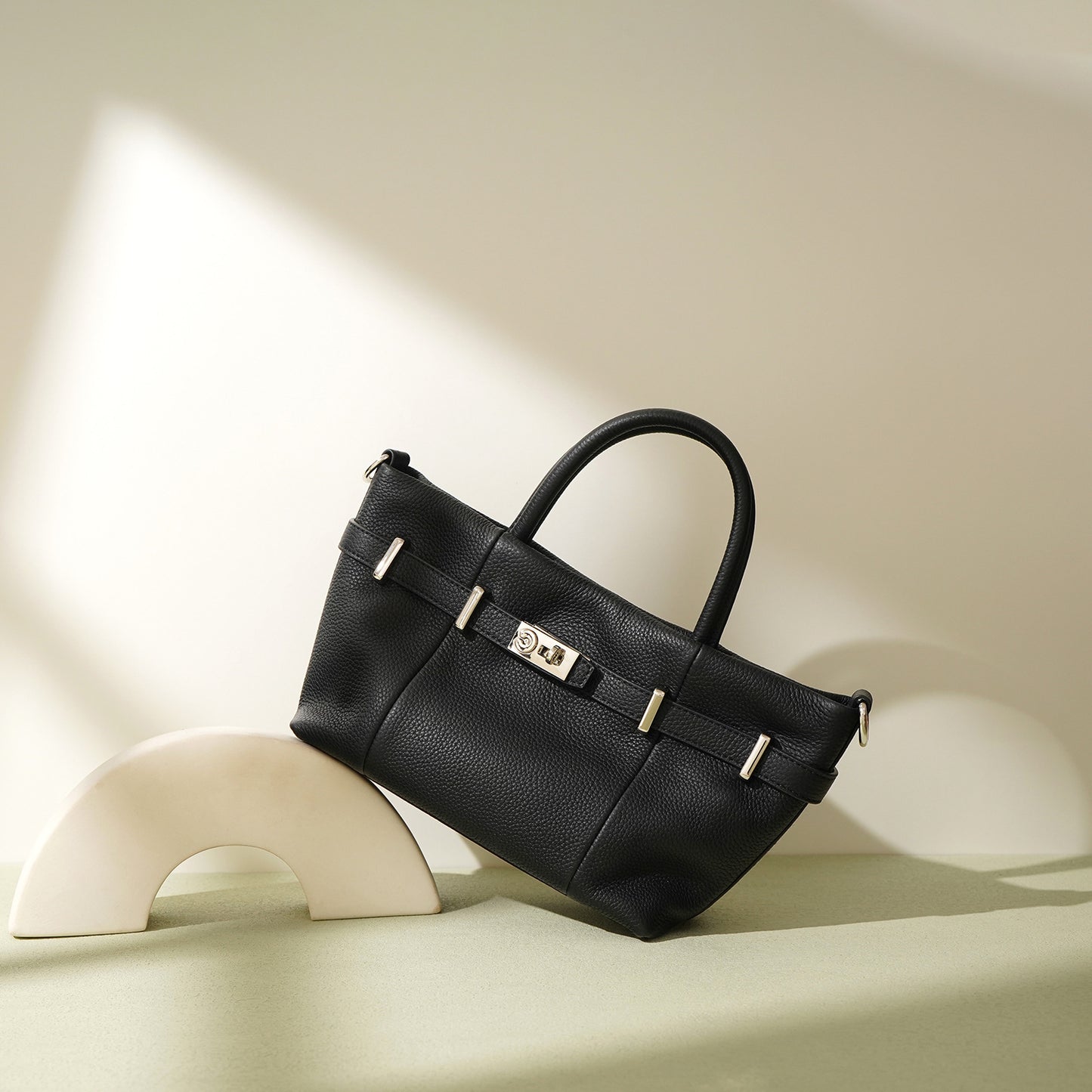 Lychee Pattern Cowhide Shoulder Handbag