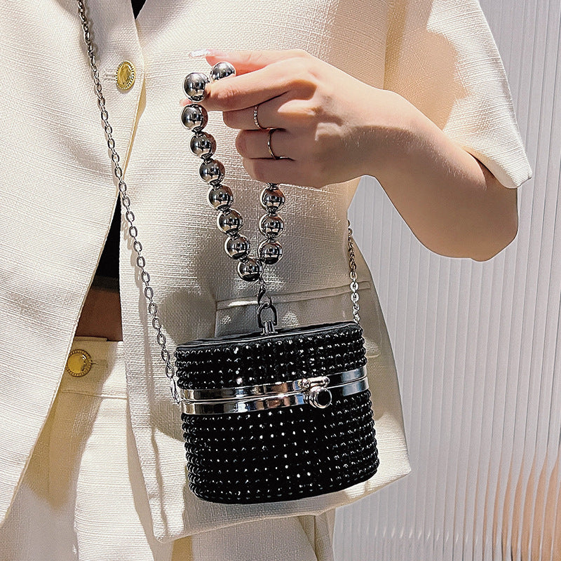 Diamond-studded Pearl Hand Crossbody Bag