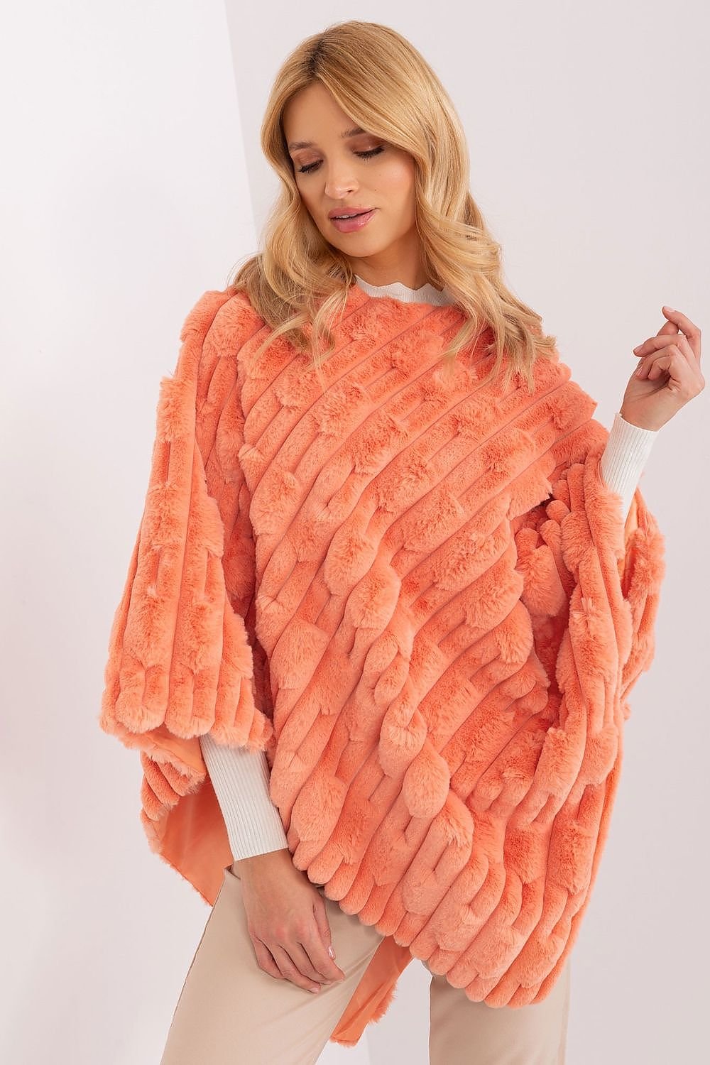Poncho model 200534 AT