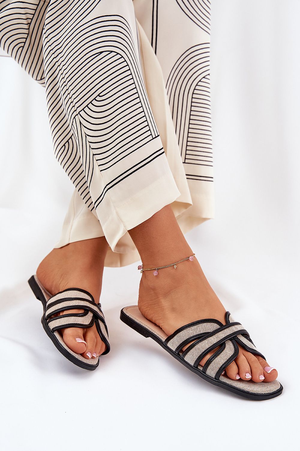  Flip-flops model 209955 Step in style 