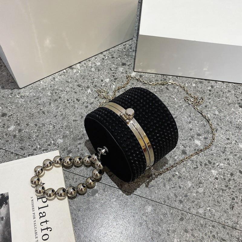 Diamond-studded Pearl Hand Crossbody Bag